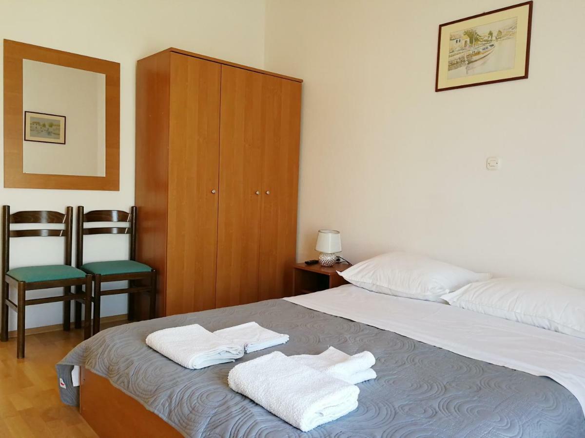 Apartmani Rija 3 Pag Town Exterior foto